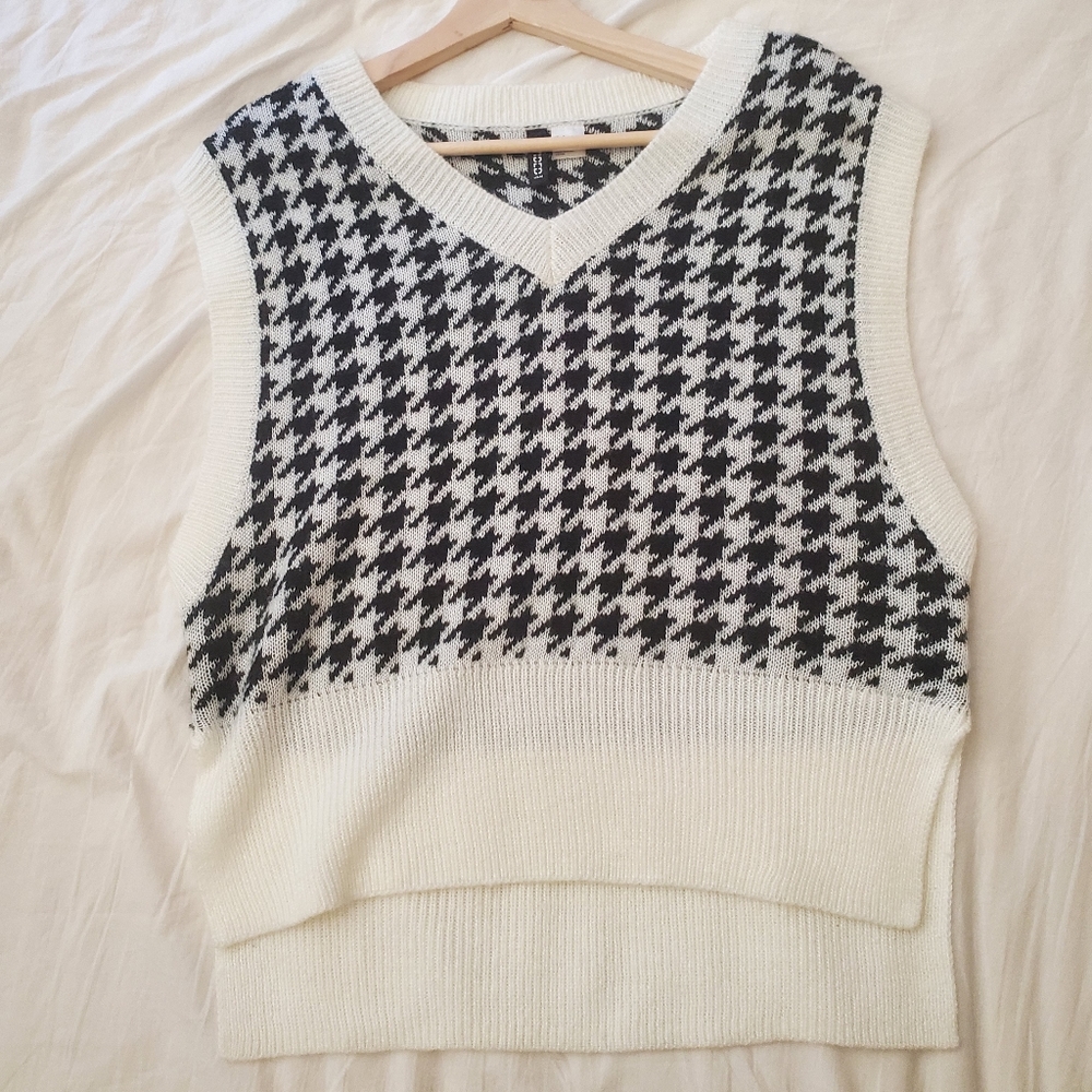 H&M Houndstooth Black White Sweater Vest